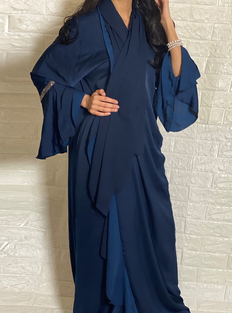 D00010 Abaya Navy blue abaya featuring a waterfall front drape and ...