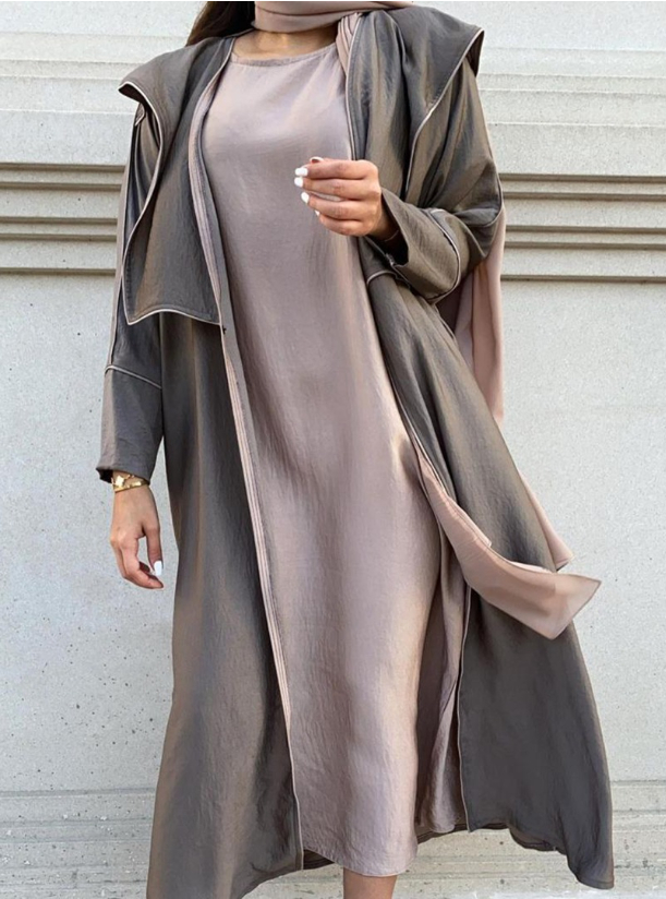 Pure bisht 2-piece bisht set featuring a light grey collared abaya with ...