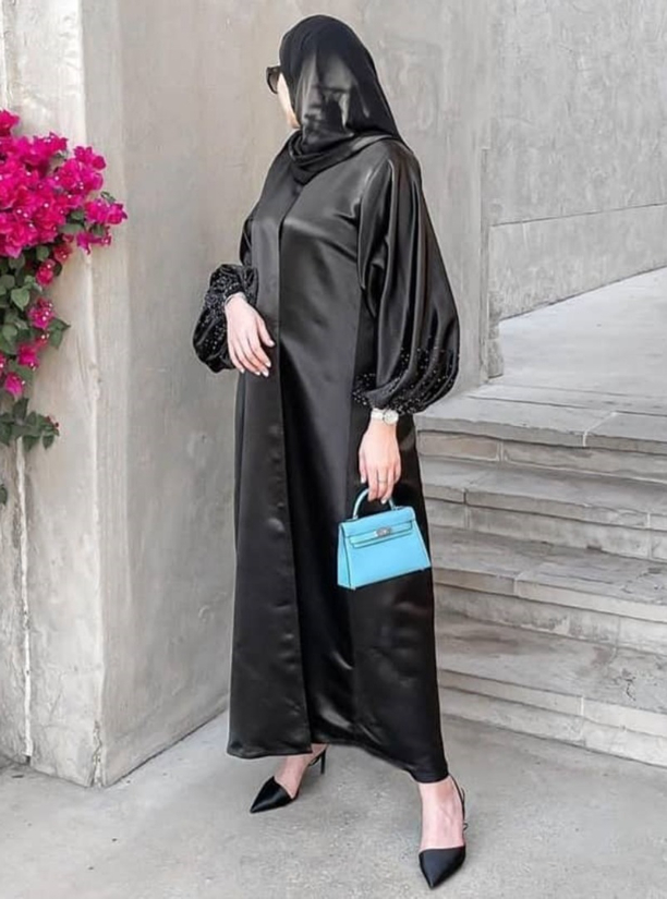 OFW18 Abaya 3-piece abaya set with beautiful bubble sleeves adorned with embellishments. Abayas 